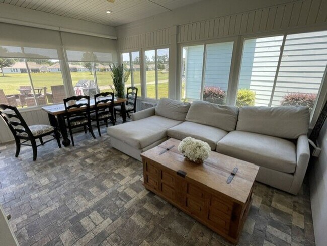 Foto del edificio - Unfurnished Luxury Golf Course Home in Sun City - 3BR - 3.5BA - Private Den