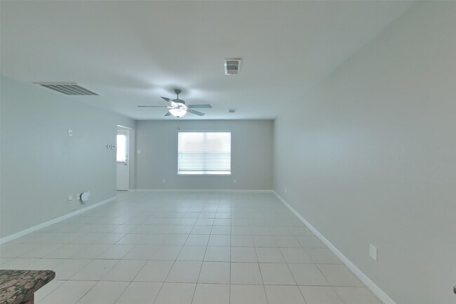 Building Photo - 801 Painted Bison Dr