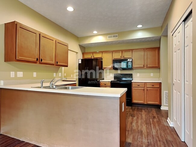 Building Photo - 1629 Curry Branch Dr