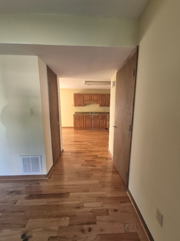 Building Photo - 318 Edmond Dr