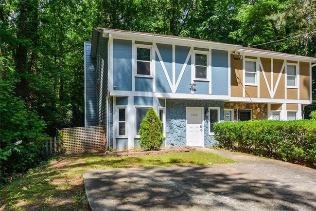 Foto del edificio - 4544 Coopers Creek Pl SE