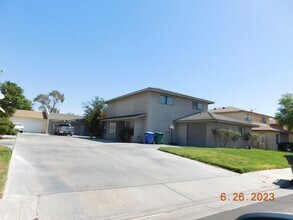 Building Photo - 616 W Graaf Ave