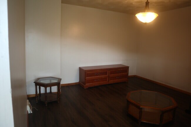 Foto del edificio - 629 Woodlawn Ave