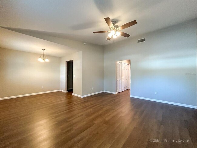 Building Photo - 501 SW 69th St