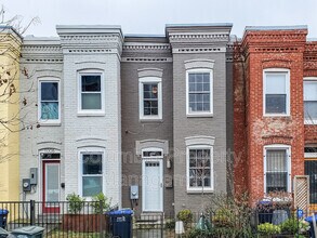 Building Photo - 1008 W St NW