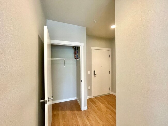 Foto del edificio - 1085 103rd Ave NE
