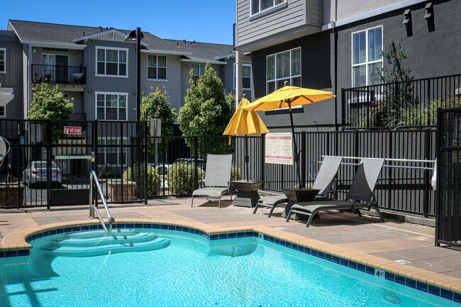 Foto del edificio - The Meadows at Fountaingrove