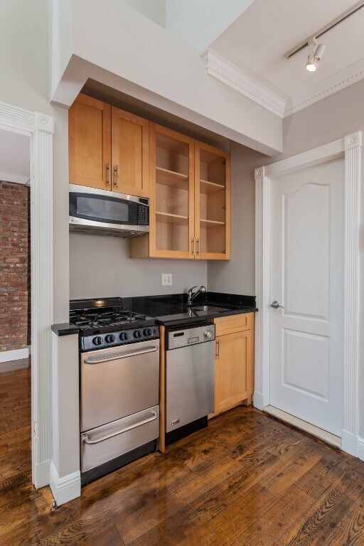 Foto del edificio - 350 W 21st St