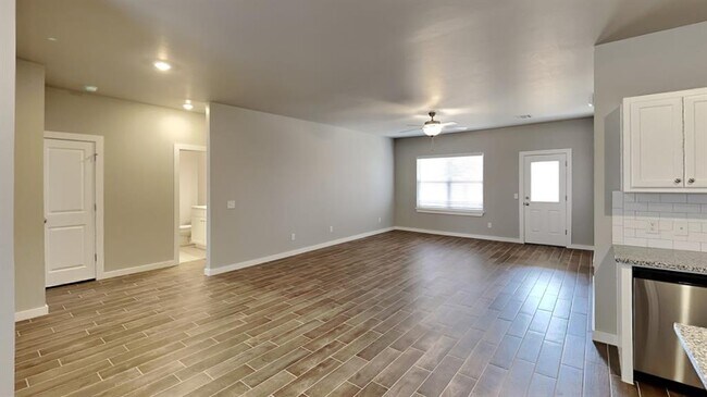 Foto del edificio - 12432 Armstrong Dr