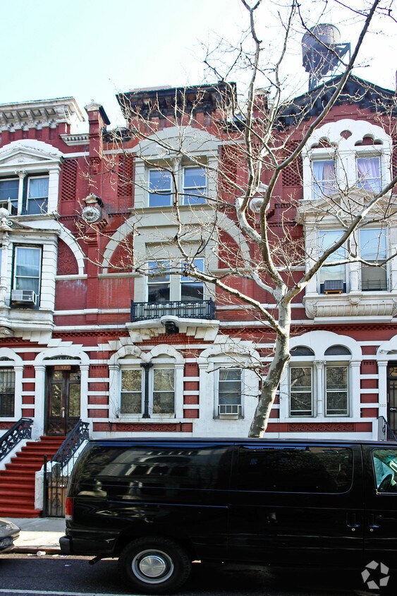 Building Photo - 125 W 78th St