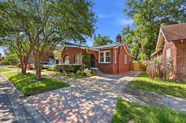Foto del edificio - 2614 Dellwood Ave