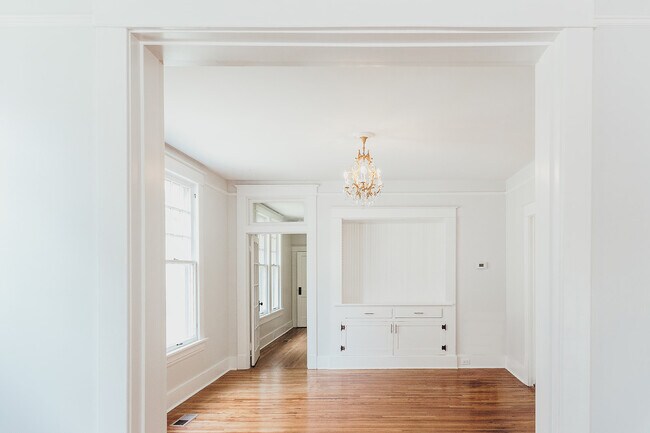 Foto del edificio - 314 W Charles Bussey Ave