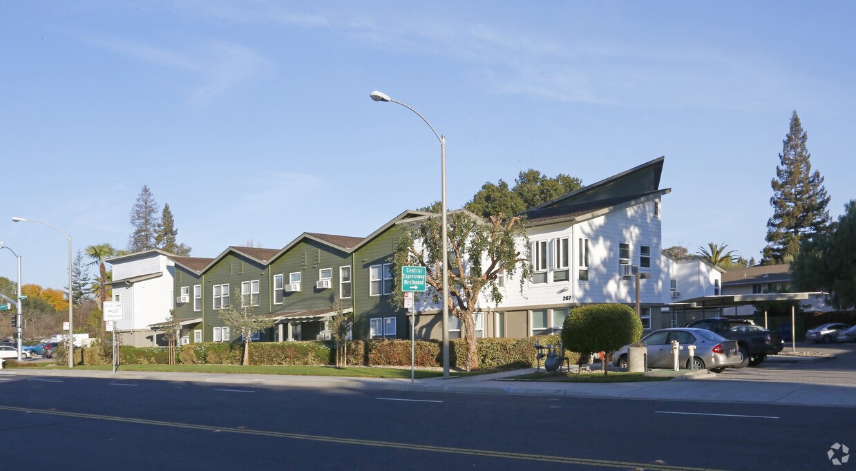 Foto del edificio - Stoney Pine Apartments