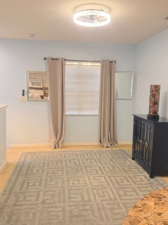 Foto del edificio - 16131 Loneoak View Dr