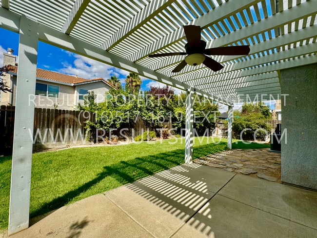 Foto del edificio - Coming soon! Spacious 4-Bedroom Family Hom...