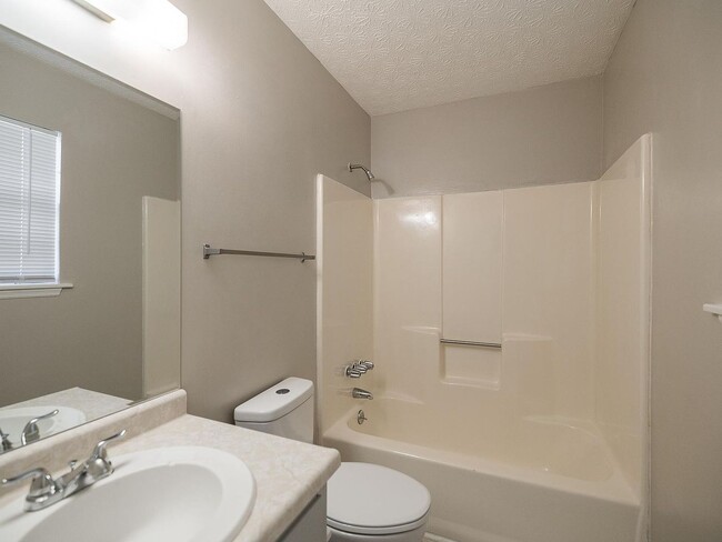 Building Photo - 151 Massey Ln