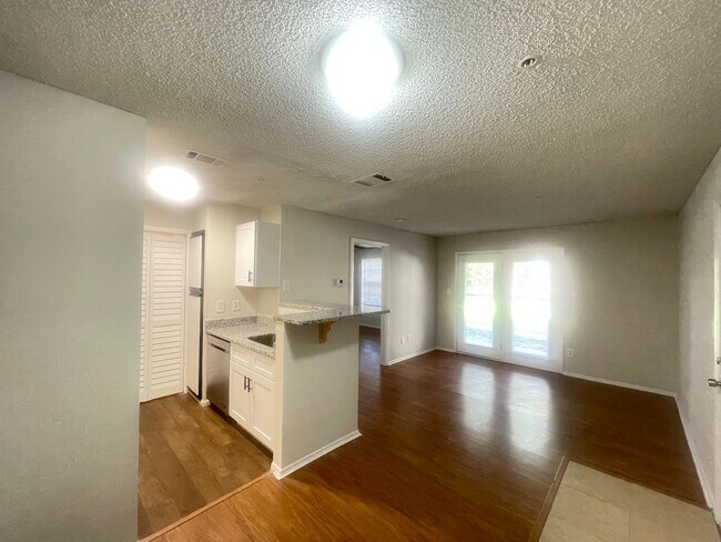 Foto del edificio - 1 Bed / 1 Bath Condo in Gated Comm. In Altamonte Springs, Available Now!!