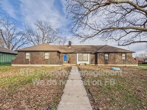 Building Photo - 3929 S Carriage Ln