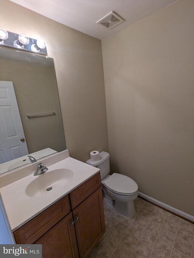 Foto del edificio - 23354 Dahlia Cir