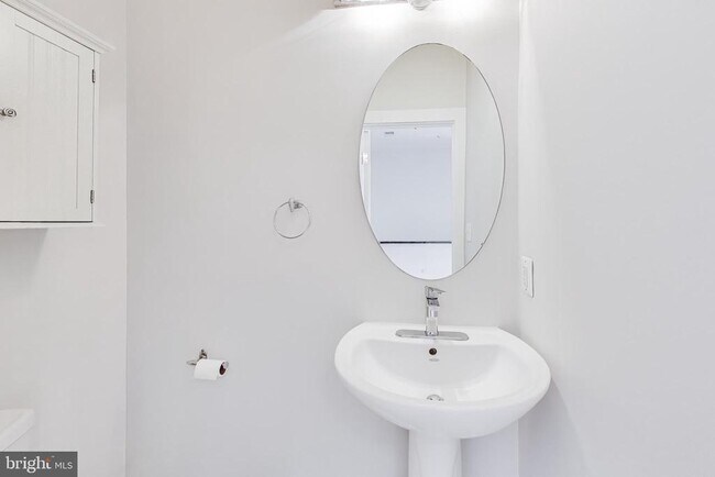 Building Photo - 500 M St NW