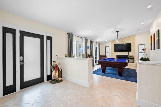 Building Photo - 1992 SW Brisbane St