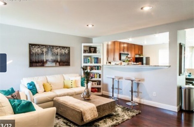 Foto del edificio - Beautiful 2 Bedroom Townhome in Thriving Erie Community