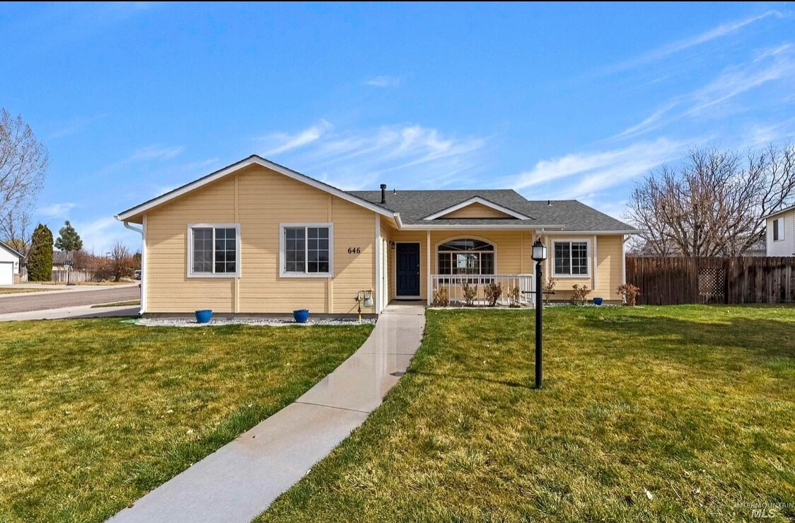 646 E Grouse Ct, Meridian, ID 83646 House for Rent in Meridian, ID