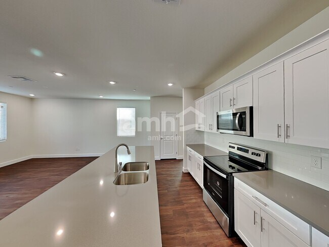 Foto del edificio - 288 Dahlia Rachel Pl