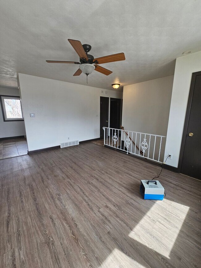 Foto del edificio - 3610 Central Ave