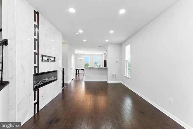 Building Photo - 1111 Trenton Pl SE