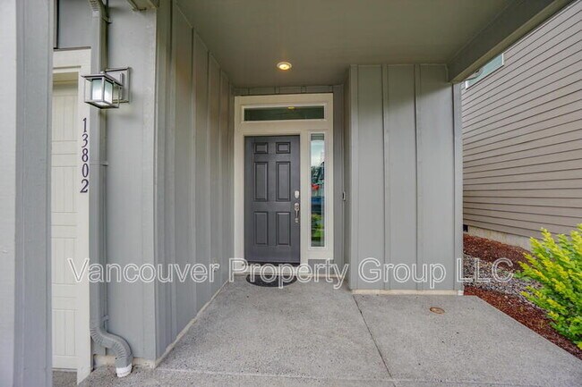 Building Photo - 13802 NE 117th Ave