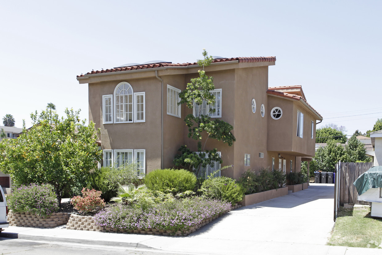 Primary Photo - 6036 Estelle St