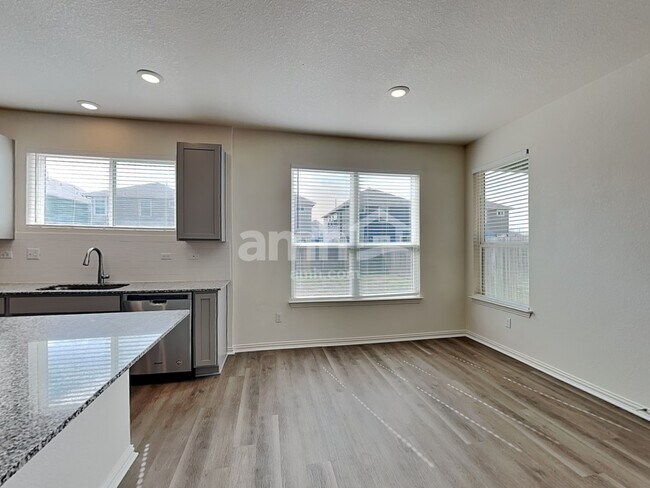 Foto del edificio - 2718 Meadowood Heights