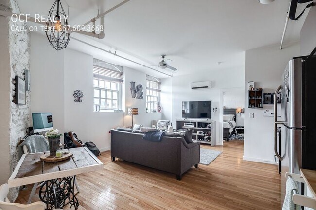 Building Photo - 4 Leverington Ave
