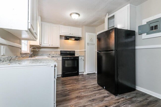 Foto del edificio - Charming 4 bed 2 bath renovated home