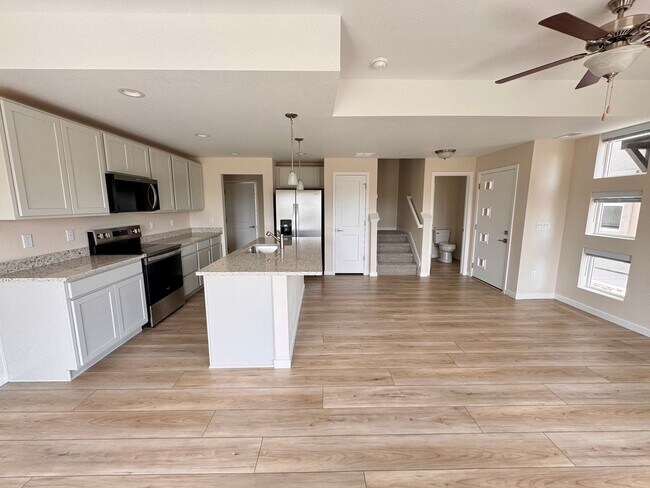 Foto del edificio - New Construction Townhome in University Park