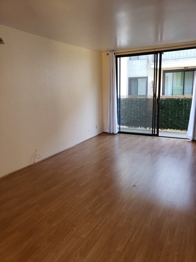 Building Photo - 1750 Camino Palmero St