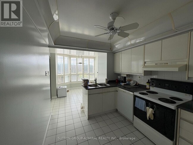 Building Photo - 1 Clark Ave W