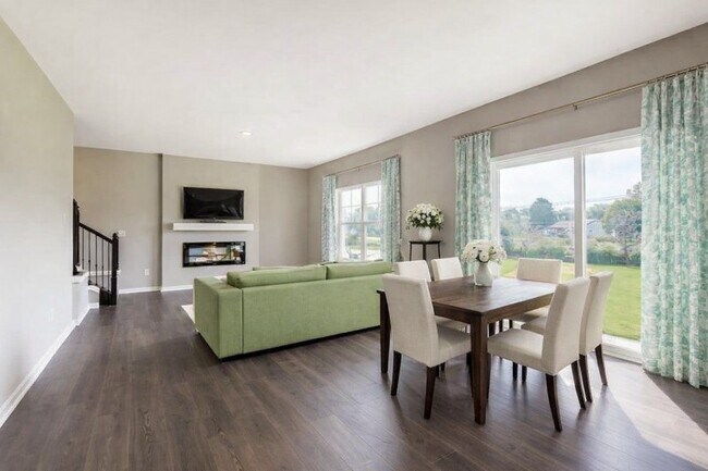 Building Photo - 3823 Miltonsbury Dr