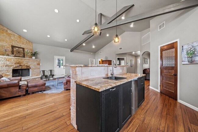 Foto del edificio - 1736 W Live Oak St