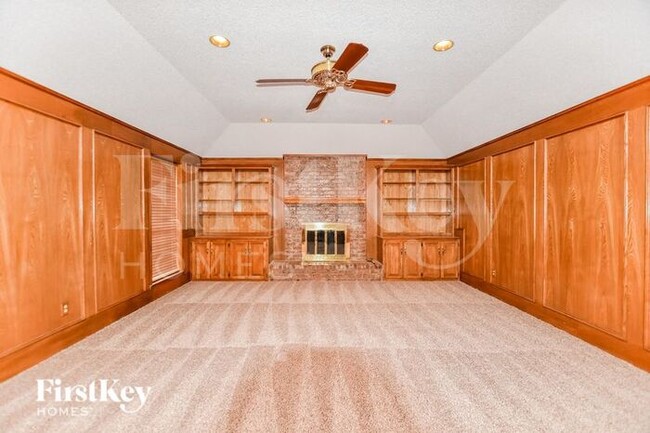 Foto del edificio - 2502 Buttercup Dr