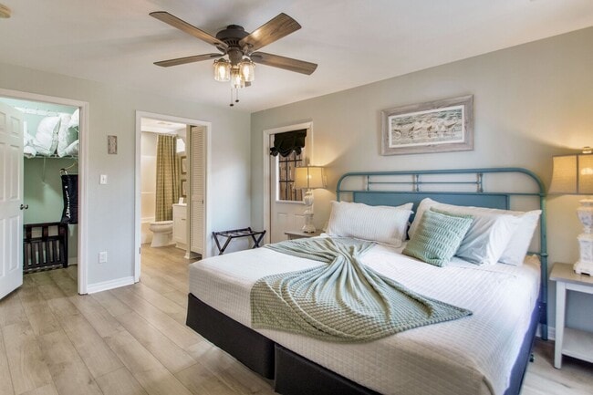 Foto del edificio - 5499 Medina Rd