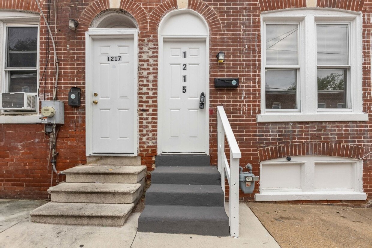 Foto principal - 1215 W 3rd St