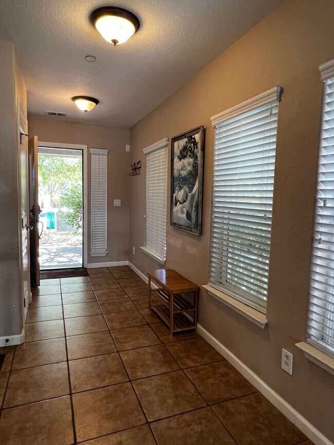 Foto del edificio - 1142 Harbour Cove Ct