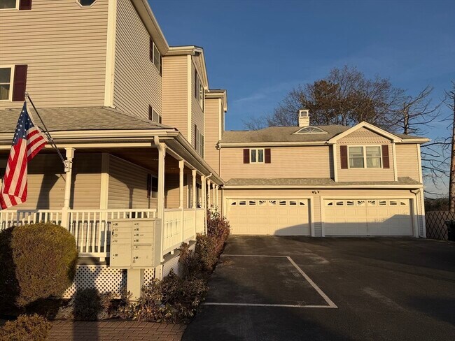 Foto del edificio - 437 N Main St