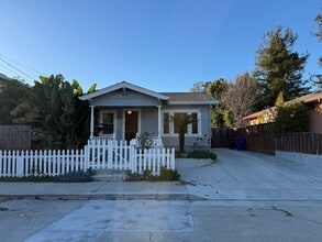 Building Photo - 323 Mountian View Ave