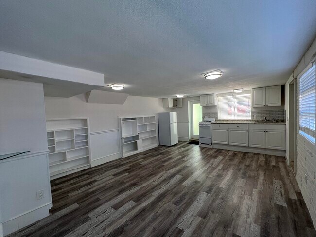 Building Photo - 1140 Hernando St