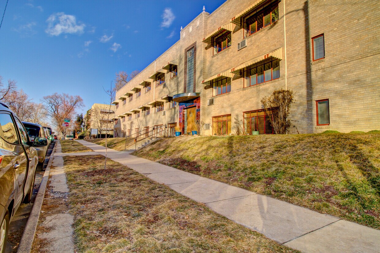 768 N Ogden St Unit 15, Denver, CO 80218 Condo for Rent in Denver, CO