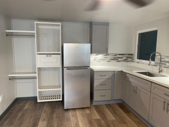 Foto del edificio - 94-361-361 Kahuanani St