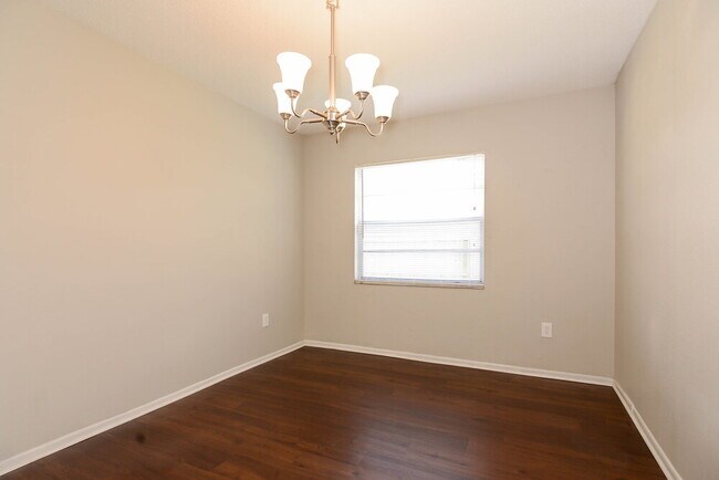 Foto del edificio - 4906 Hi Vista Cir